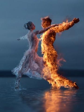 姐姐勇闖火海救妹，親情力量戰勝恐懼