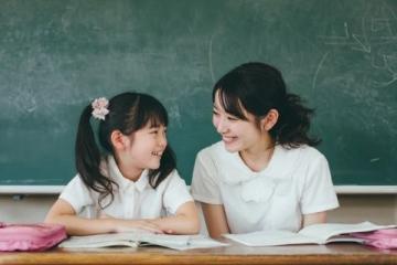 八上英語期中作文攻略：五類高頻主題范文速背