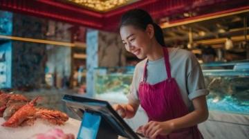 跟著舌尖導演陳曉卿老師品嘗北京佳肴! ""韓國料理故鄉菜包肉弘彧大廈店"",「翠清酒家(翠微路店)」 ;