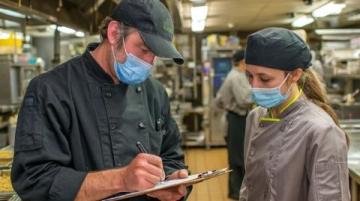 揭秘!如何在餐飲行業(yè)立足?關(guān)鍵就這3點!