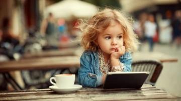 孩子遠(yuǎn)離電子產(chǎn)品，保護(hù)眼睛的健康