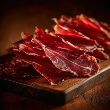 五款臘肉經典家常烹飪秘籍：從蒜苗炒到藜蒿新風味