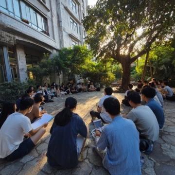 杭州的十大高中各有千秋，每所學校都有其獨特的特點和學生文化