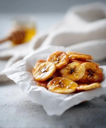 云南版納傣家烤芭蕉：炭火炙烤的熱帶風(fēng)味之旅