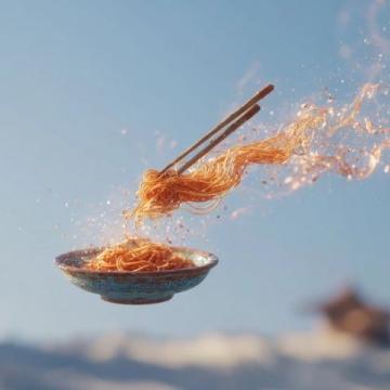 在頭條曬家鄉煙火日常，一碗涼面引發回憶熱潮