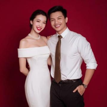 河南商丘一對(duì)夫婦在豬圈舉辦了創(chuàng)意婚禮