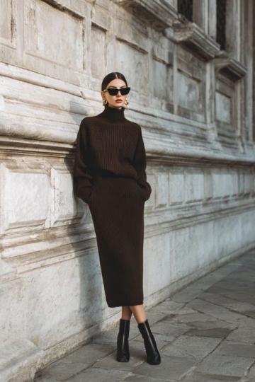 寬松裙子的秘密：秋冬里穿著黑糖溫柔的力量。