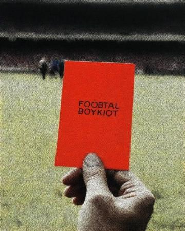 中超賽場(chǎng)風(fēng)云再起:裁判判罰引熱議,爭(zhēng)議不斷影響比賽走向