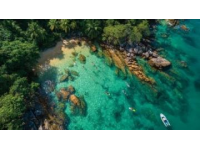 三亞必玩水上活動(dòng)與特色美食推薦指南