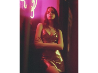 當城市霓虹模糊了星辰，我在北緯22°的云霧深處。