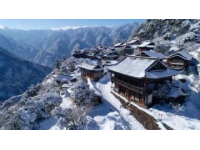 白山市：位于吉林東南部長白山區