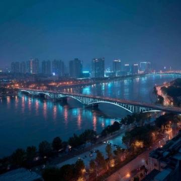 成都初春暖陽(yáng)天,曬暖身心好時(shí)光