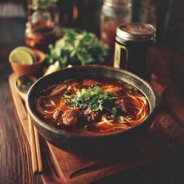 一碗牛肉面，一個南瓜餅。