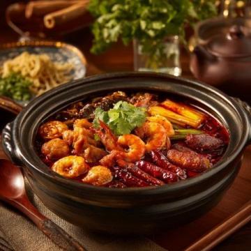 火把節特色美食：彝族傳統肉類佳肴與野生菌盛宴