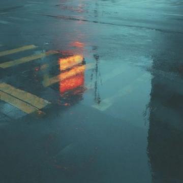 天津西北角路面翻新一周變“鏡面”，防油不黏引熱議