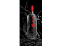 揭秘中國白酒藝術的骨架與靈魂：基酒與調味酒的絕妙融合