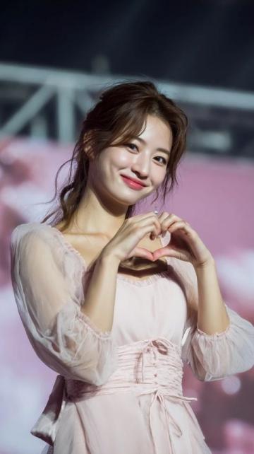 青島將掀起一場又一場的音樂狂歡盛宴！周深來青島開演唱會了，周杰倫也要來了！歌手們都扎堆了鼓掌。