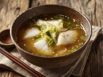 家有老人和娃？這碗白菜豆腐三鮮湯，簡單又營養(yǎng)，做法超詳細(xì)，趕緊學(xué)起來！