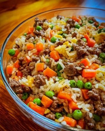 午間簡(jiǎn)餐不宜忽視，我的洋蔥炒飯嘗試失敗了