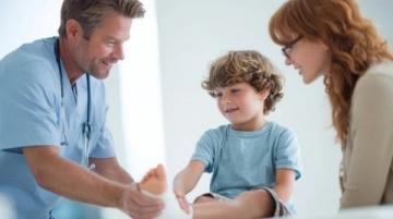 根據(jù)孩子的年齡和理解能力講解急救知識(shí)