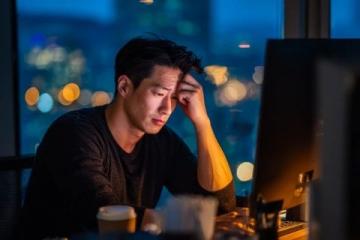 深夜加班后的失落與堅持:從現實困境到生活真諦的感悟