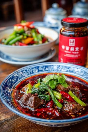 成都金堂:深度探尋本地人鐘愛的三處地道美食寶藏