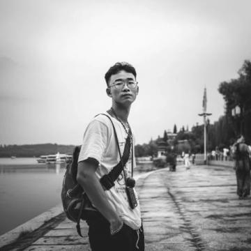 云中湖附近的驚喜!我們的午覺理發計劃被演出節目打斷