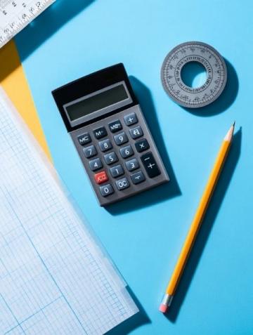 高中數(shù)學(xué)知識(shí)點(diǎn)詳解:二面角與內(nèi)切球計(jì)算技巧