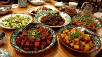 新鄉(xiāng)春節(jié)傳統(tǒng)美食:紅燒肉、八寶飯等年味佳肴推薦