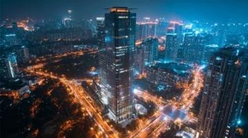 成都作為一座歷史悠久、文化豐富、美食眾多的城市,四季各有不同的風貌和旅游體驗